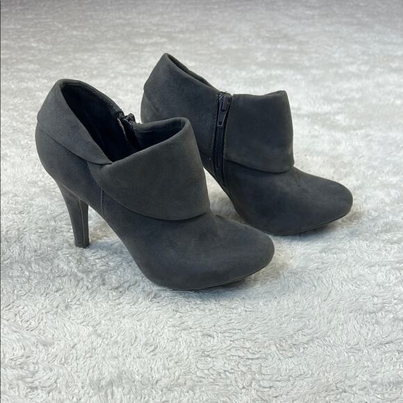 Rocket Dog K9 grey suede booties heels, size 7 - Picture 1 of 10